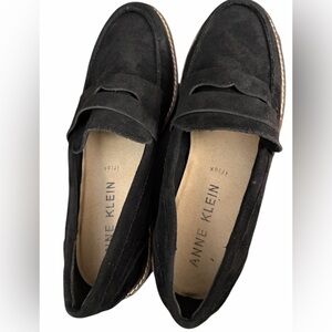 Anne Klein Women’s Suede/leather loafers! Size 8.5! Excellent used condition!